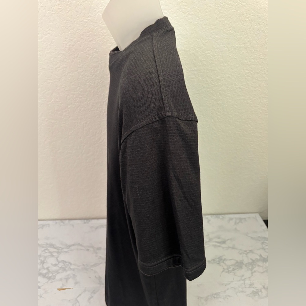 Van Heusen Studio Men's T-Shirt Black Sz M Moisture Control Pullover Stretch - Picture 2 of 4